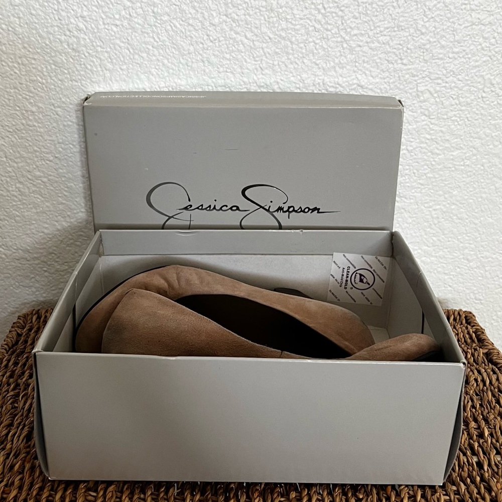 Jessica Simpson Tan women's Slip-On Loafers